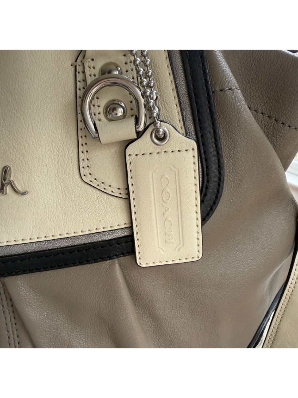Coach Ashley Spectator Taupe and Cream Leather Shoulder Bag Carryall - Picture 14 of 15